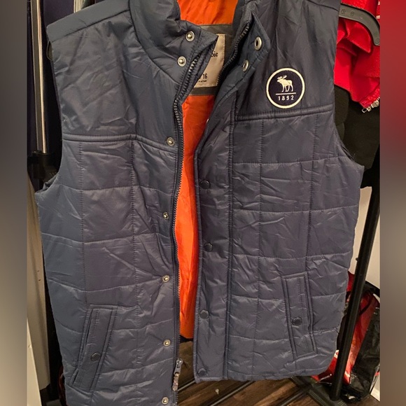 Abrecrombrie dark blue vest - Picture 2 of 3